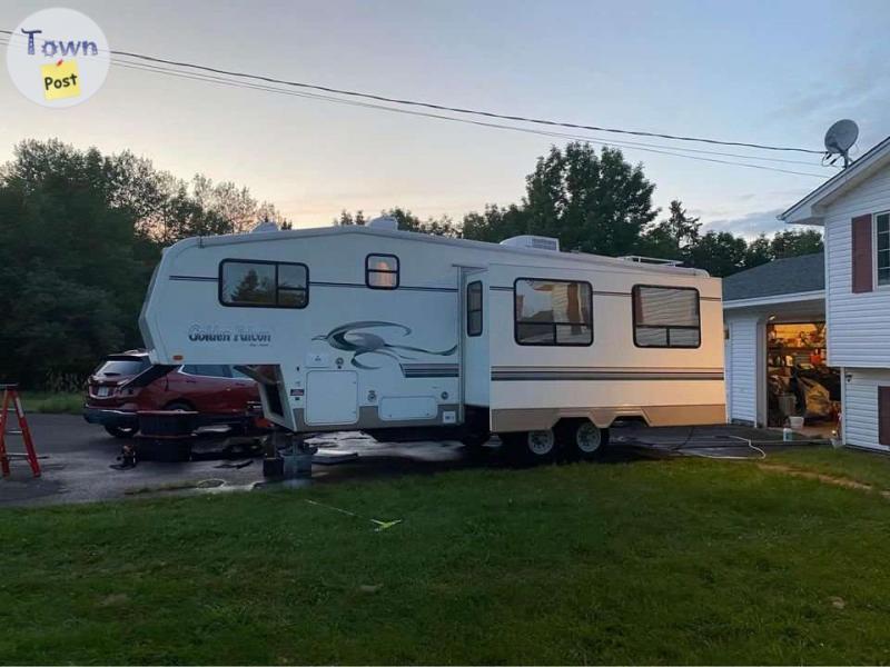 Photo of 2002 Golden Falcon 28RLG Fifth Wheel RV