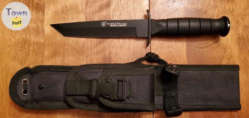 Photo of Smith & Wesson Search & Rescue tanto fixed blade knife