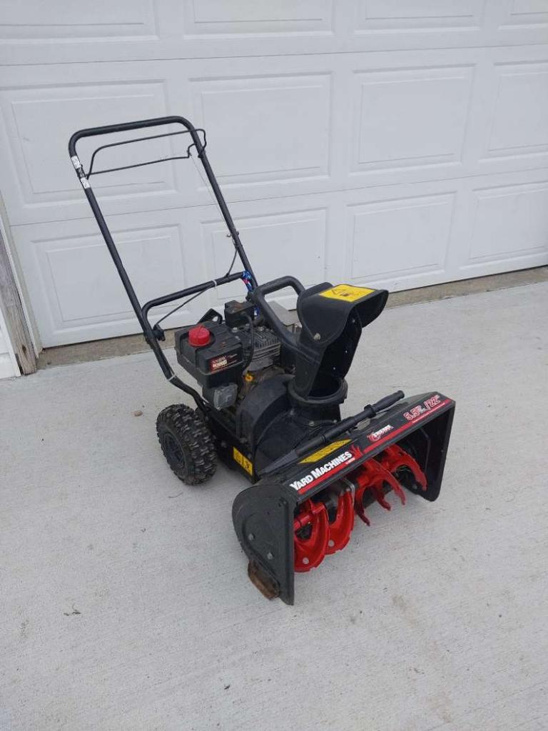 Photo of Snowblower in new condition!